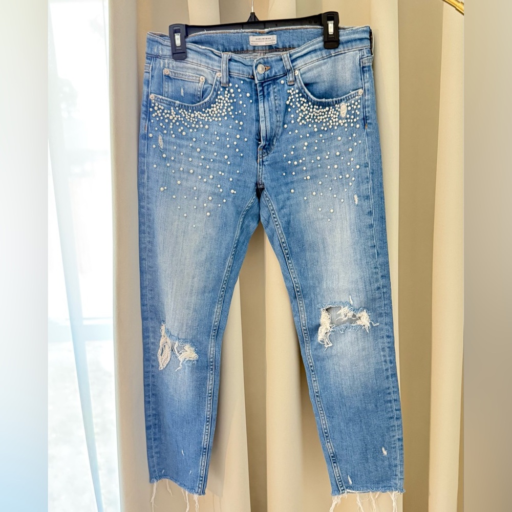 Zara Blue Ankle Cropped Jeans with Distressed Style